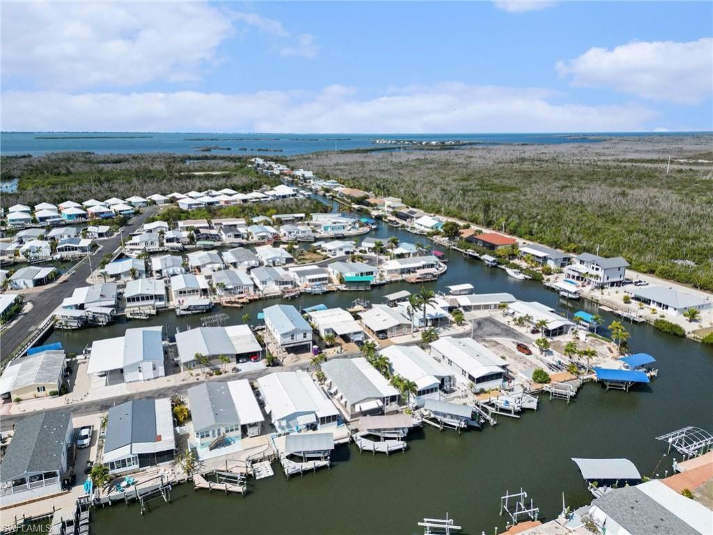 3094 Harpoon Ln , Saint James City, FL 33956 Photo