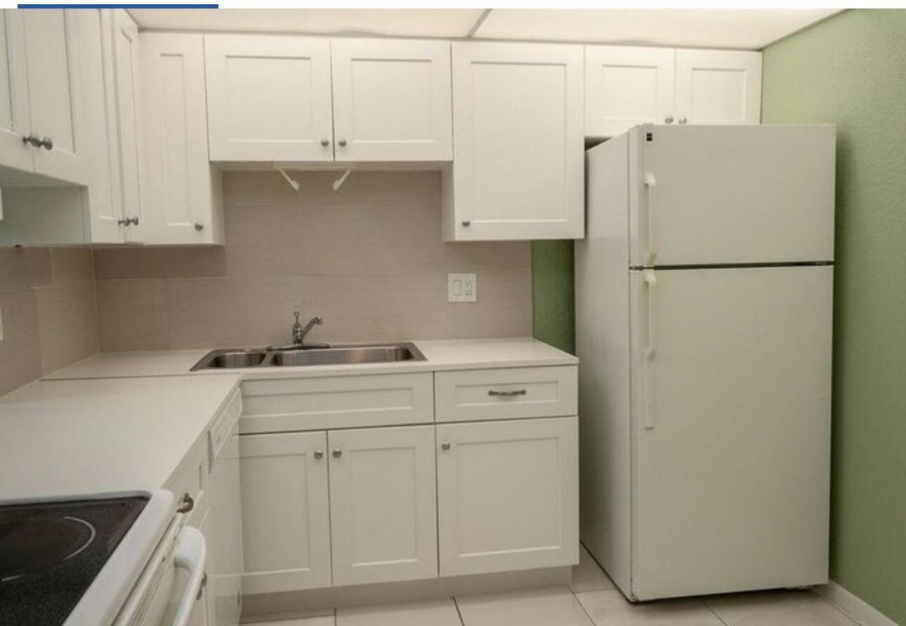 500 Executive Center Drive, Unit 2h, West Palm Beach, FL 33401 Photo