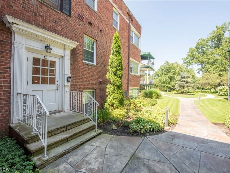 19901 Van Aken Boulevard, Unit 205, Shaker Heights, OH 44122 Photo 3