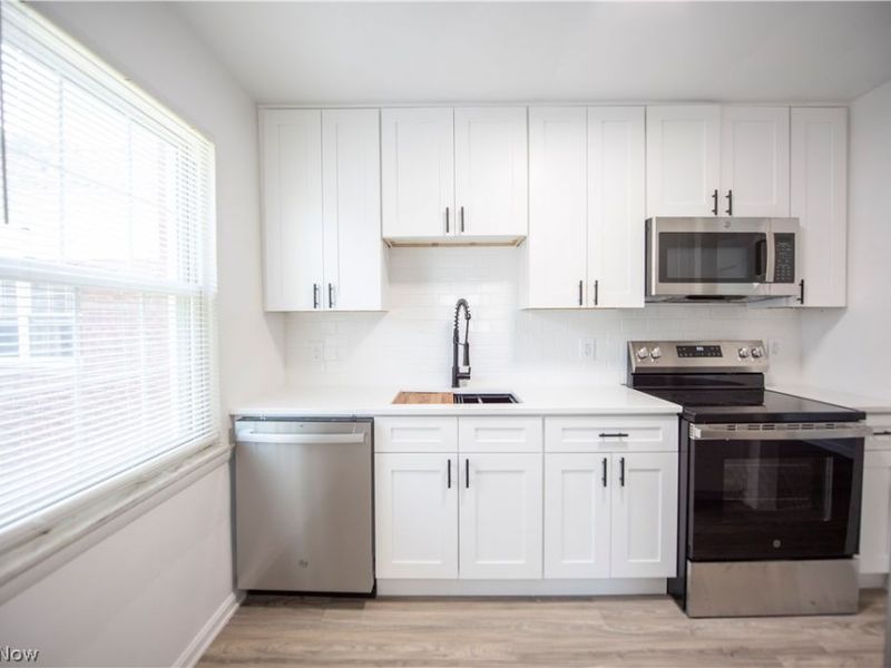 19901 Van Aken Boulevard, Unit 205, Shaker Heights, OH 44122 Photo 9