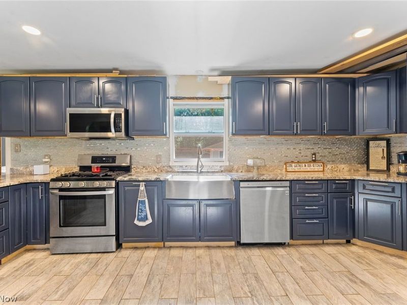 944 McDonald Avenue, Mc Donald, OH 44437 Photo 5