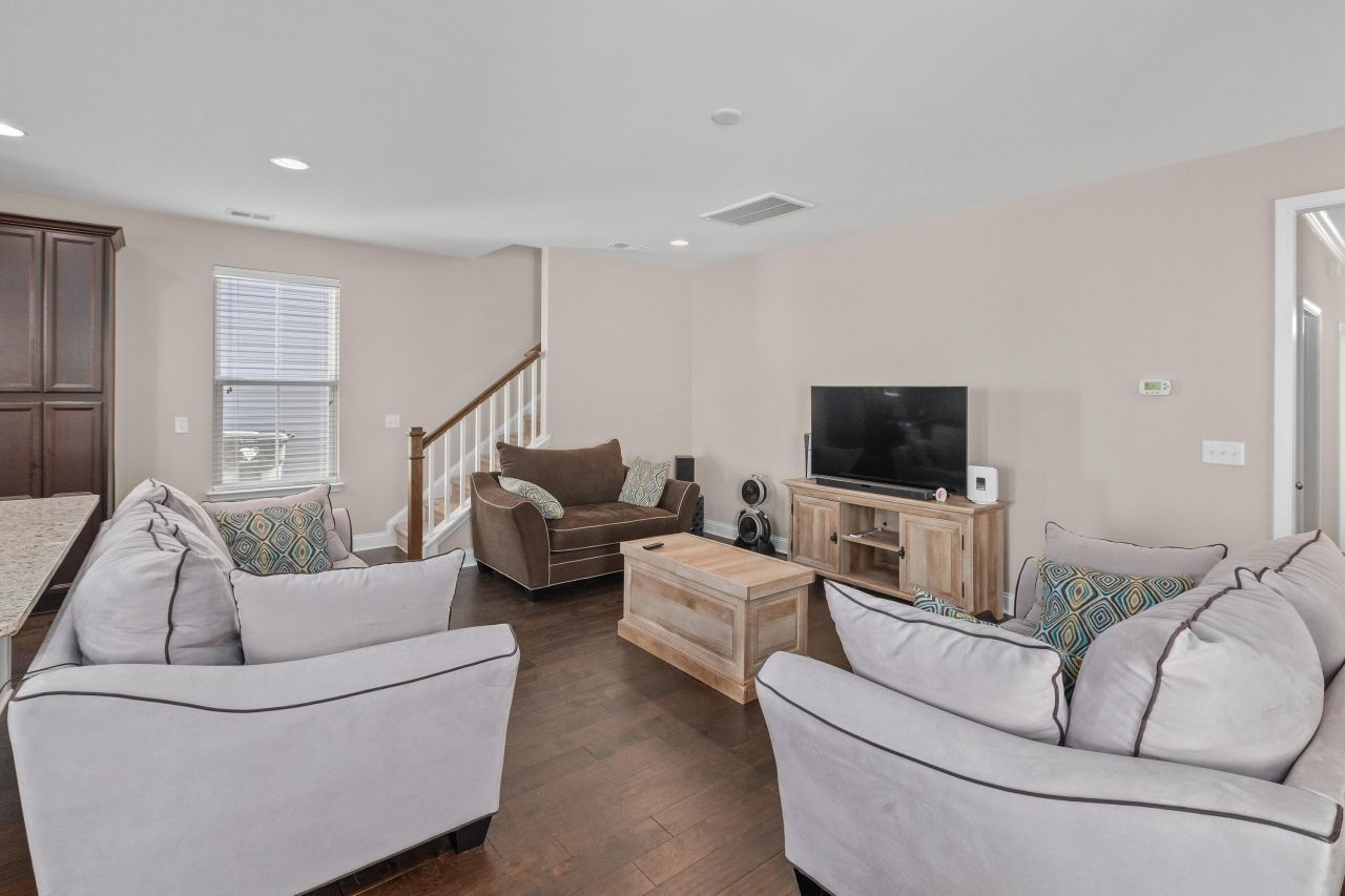 3902 Poplar Grove Place Photo 8