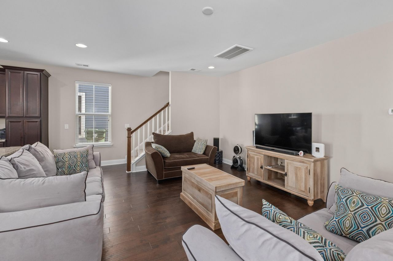 3902 Poplar Grove Place Photo 9