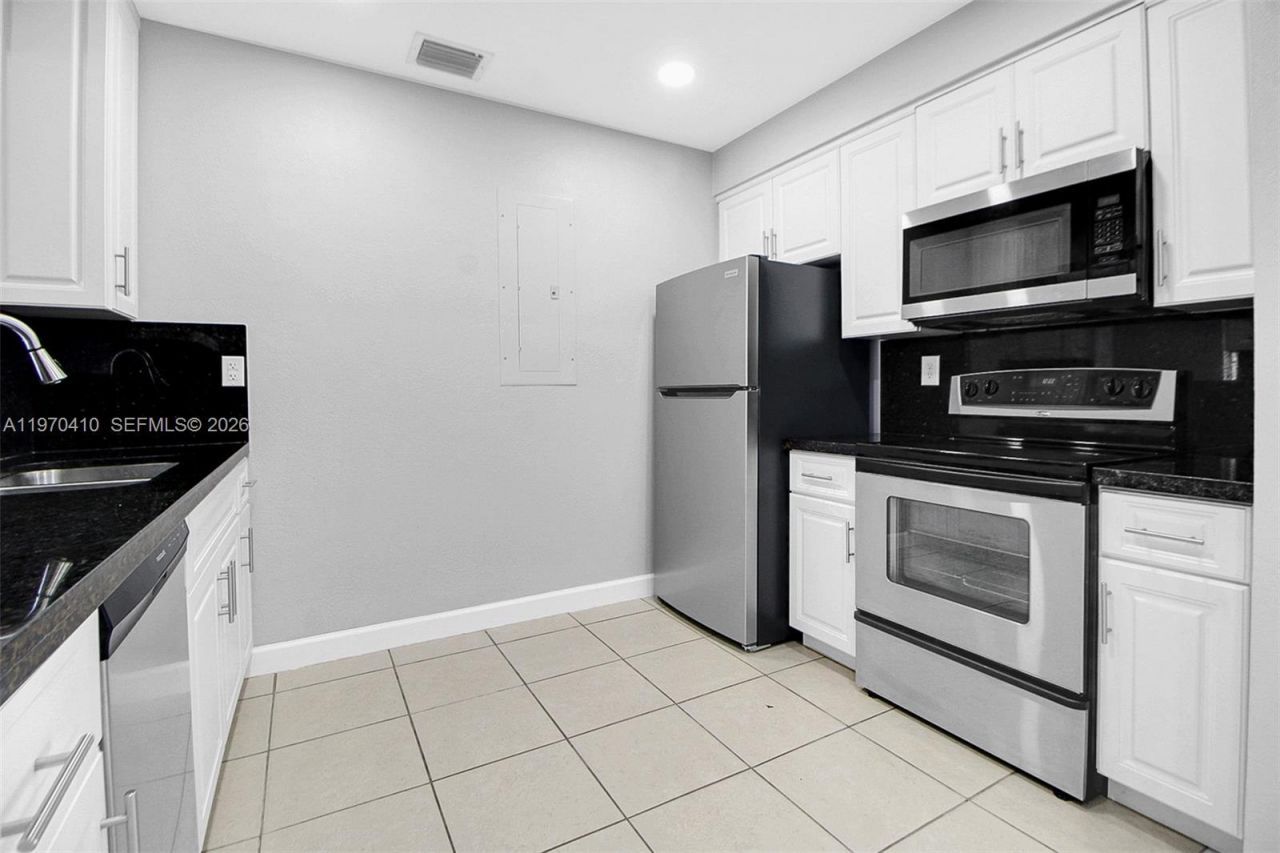 11740 SW 182nd Ter, Miami, FL 33177 Photo