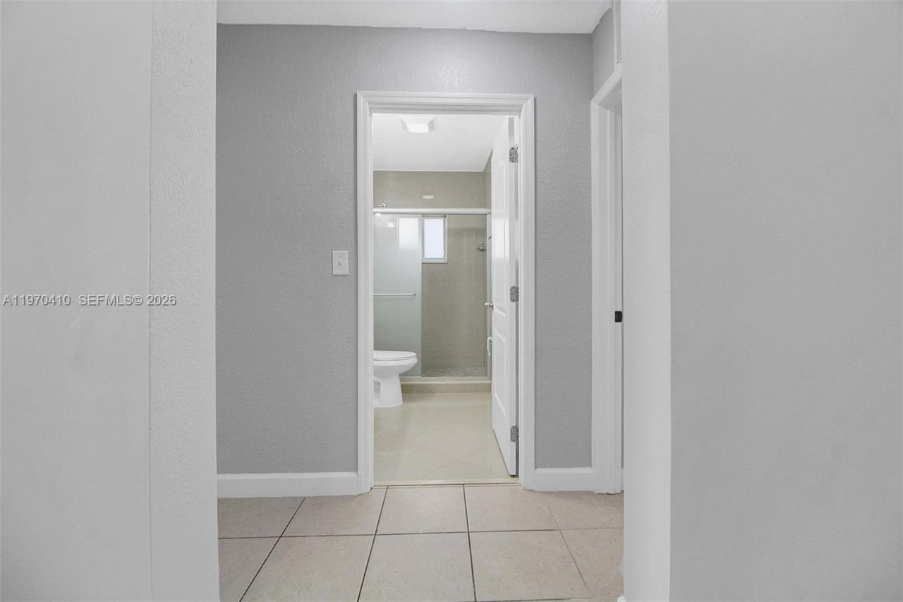 11740 SW 182nd Ter, Miami, FL 33177 Photo