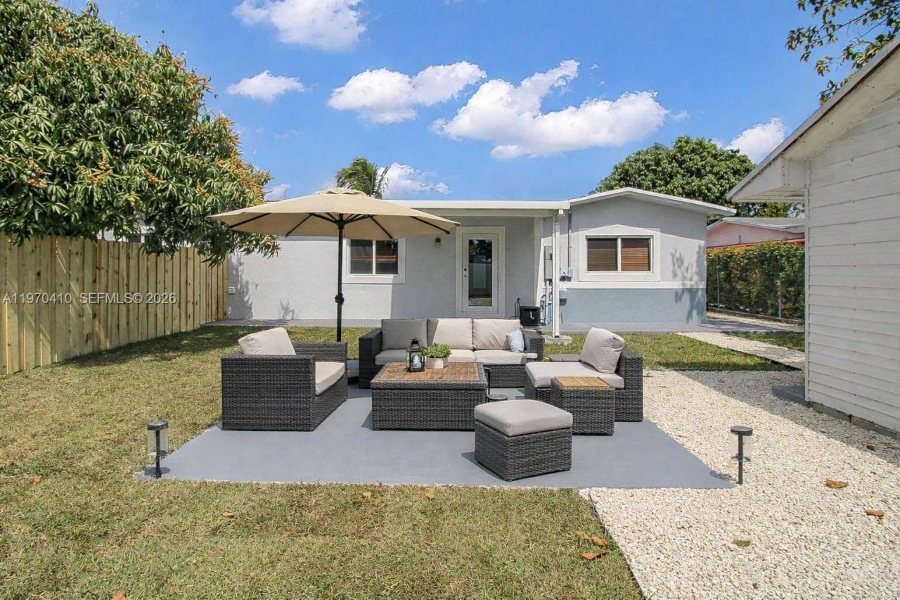 11740 SW 182nd Ter, Miami, FL 33177 Photo