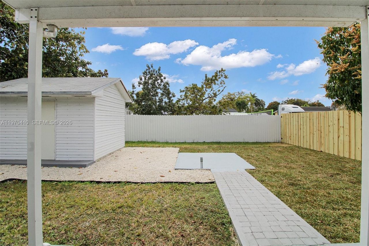 11740 SW 182nd Ter, Miami, FL 33177 Photo