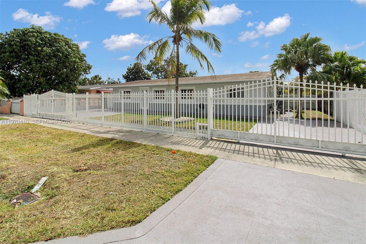 11740 SW 182nd Ter, Miami, FL 33177 Photo