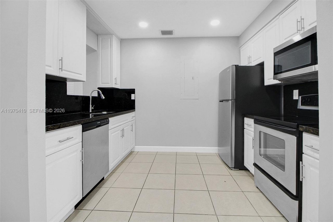 11740 SW 182nd Ter, Miami, FL 33177 Photo