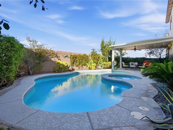 10650 Suffolk Hills Avenue , Las Vegas, NV 89129