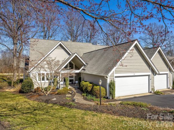 132 Overlook Drive, Flat Rock, NC 28731