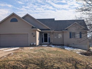 501 Cedar Court NE, Pine Island, MN 55963