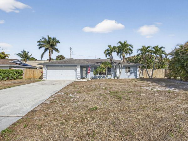 9774 Jonquil Circle S, Palm Beach Gardens, FL 33410