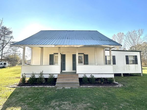 19647 Perrilloux Rd, Livingston, LA 70754