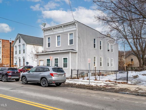 48 5th Avenue, Troy, NY 12180