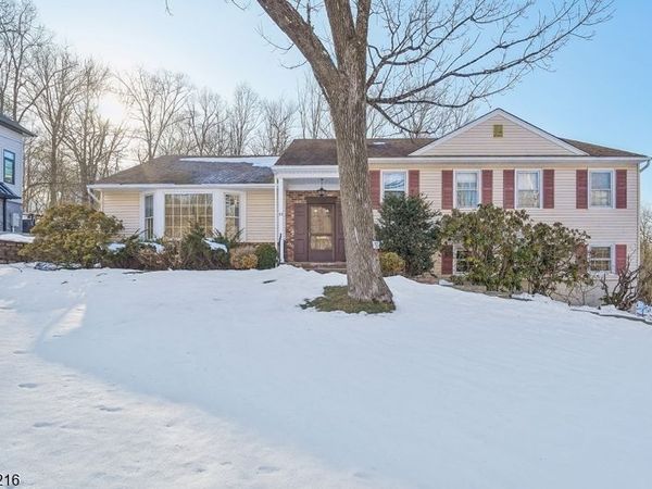 53 Sherbrook Dr, Berkeley Heights, NJ 07922