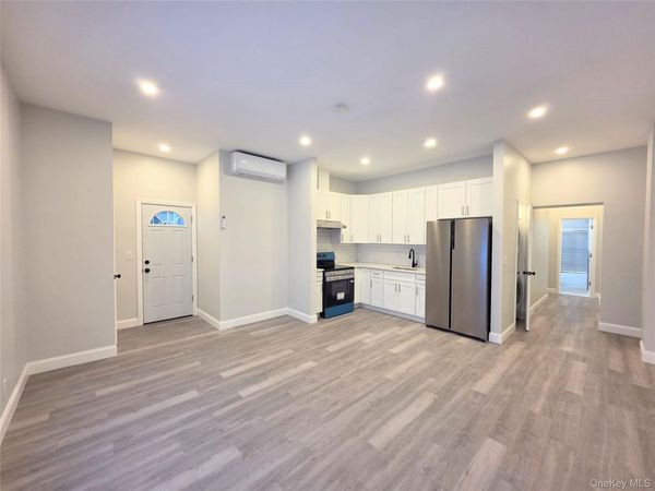 143 Jericho Turnpike, Unit APT A, Mineola, NY 11501