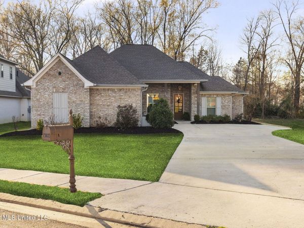 302 Oakville Circle, Brandon, MS 39047