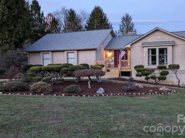 18 Amber Drive , Horse Shoe, NC 28742