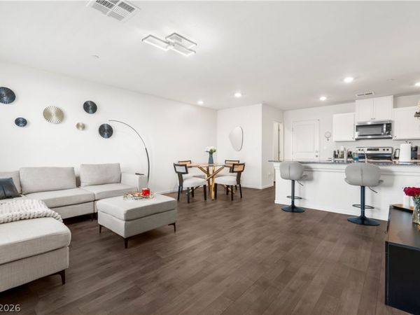 1128 Scarlet Sparrow Street, Henderson, NV 89011