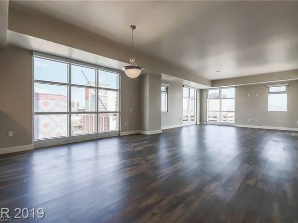 150 N LAS VEGAS Boulevard , Unit 804, Las Vegas, NV 89101