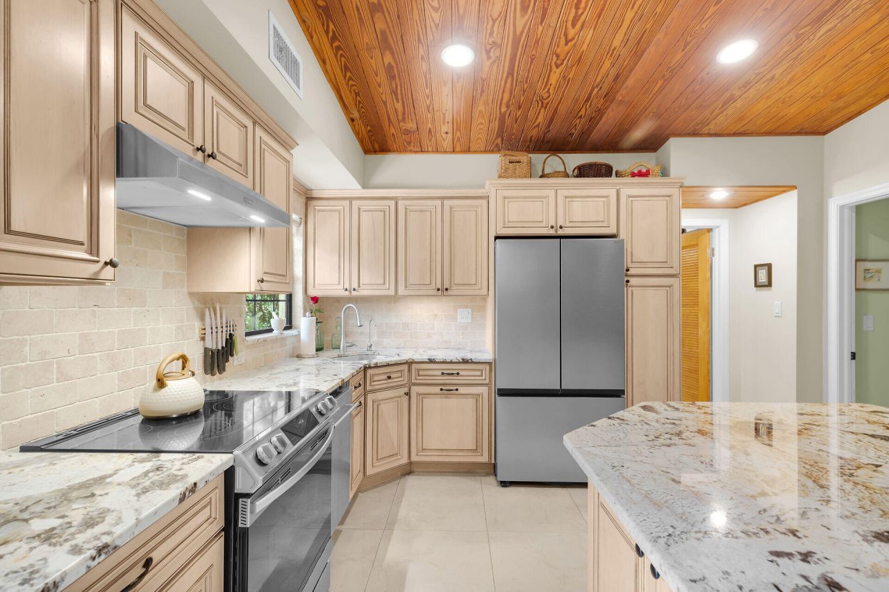 134 Artic Avenue, Tavernier, FL 33037 Photo