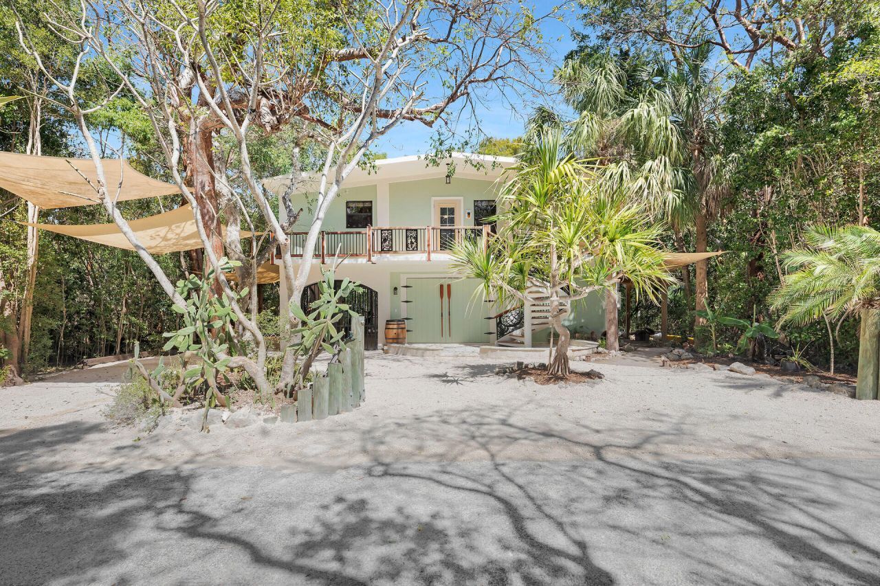 134 Artic Avenue, Tavernier, FL 33037 Photo