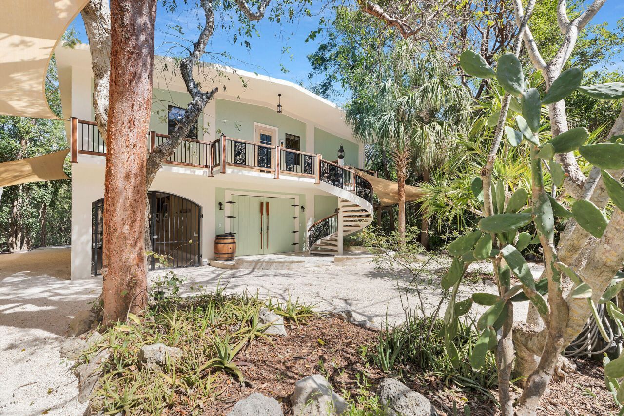 134 Artic Avenue, Tavernier, FL 33037 Photo