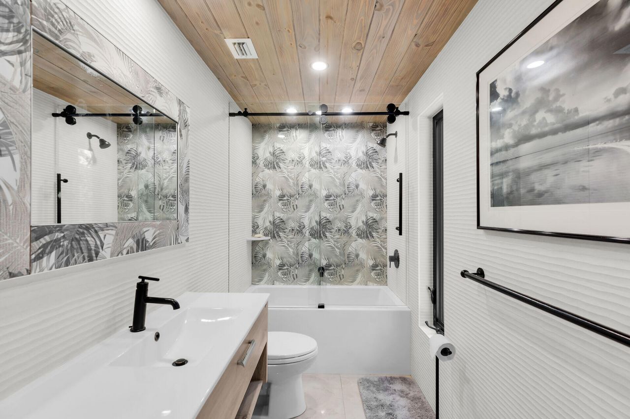 134 Artic Avenue, Tavernier, FL 33037 Photo