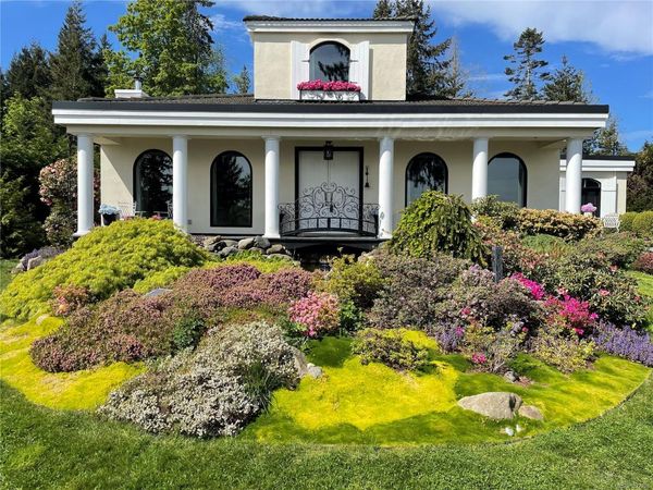 5909 Garvin Rd, Union Bay, BC V0R 1B0