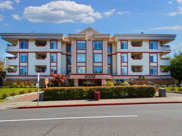 2511 Quadra St , Unit 304, Victoria, BC V8T 4E1