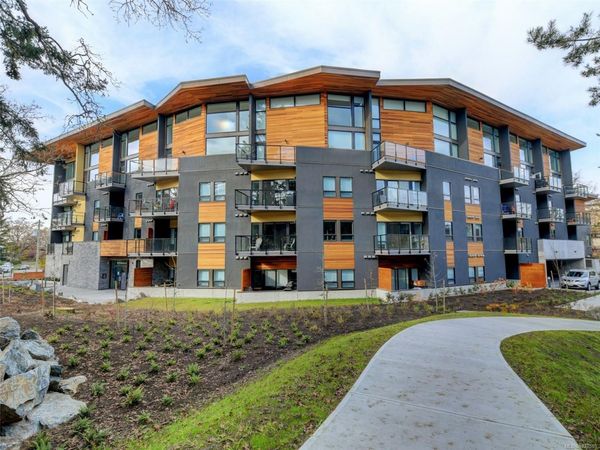 991 McKenzie Ave, Unit 101, Saanich, BC V8X 0B5