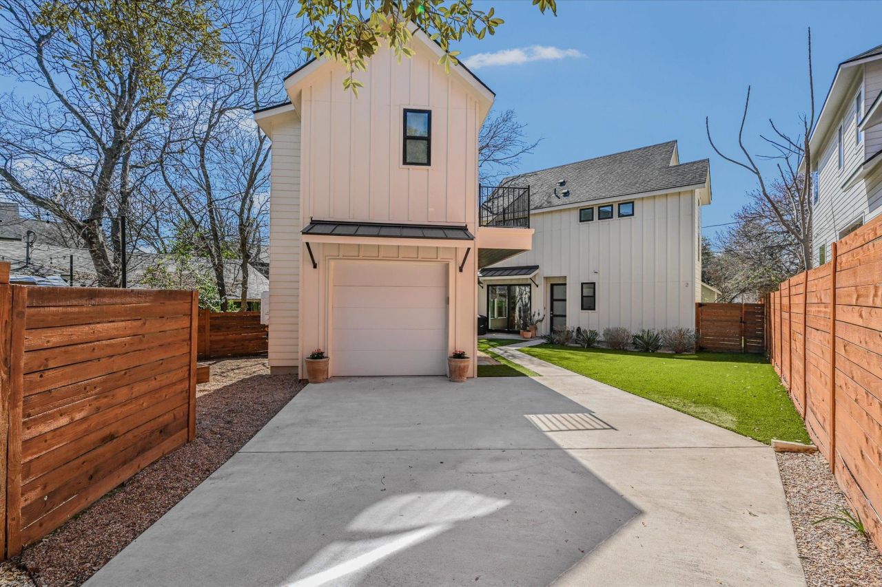 907 Redd St, Unit 2, Austin, TX 78745 Main Photo