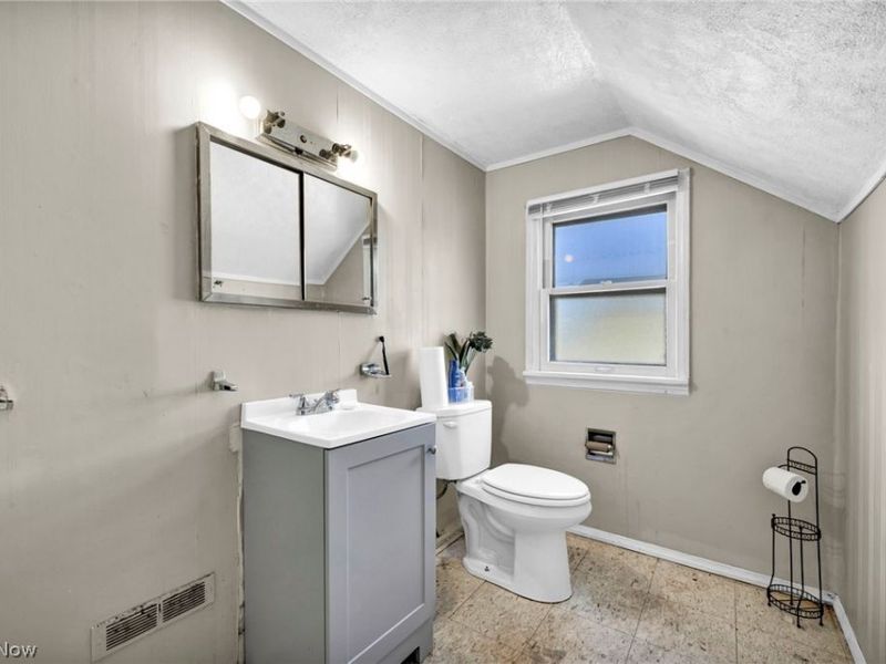 14001 Christine Avenue, Cleveland, OH 44105 Photo 36