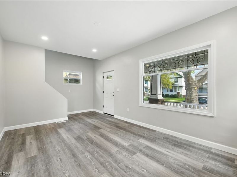 10402 Almira Avenue, Cleveland, OH 44111 Photo 16