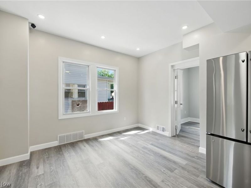 10402 Almira Avenue, Cleveland, OH 44111 Photo 25