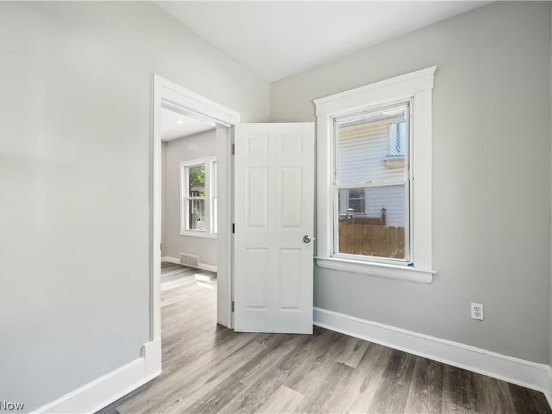 10402 Almira Avenue, Cleveland, OH 44111 Photo 28