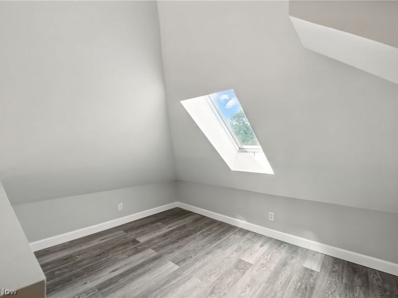 10402 Almira Avenue, Cleveland, OH 44111 Photo 35