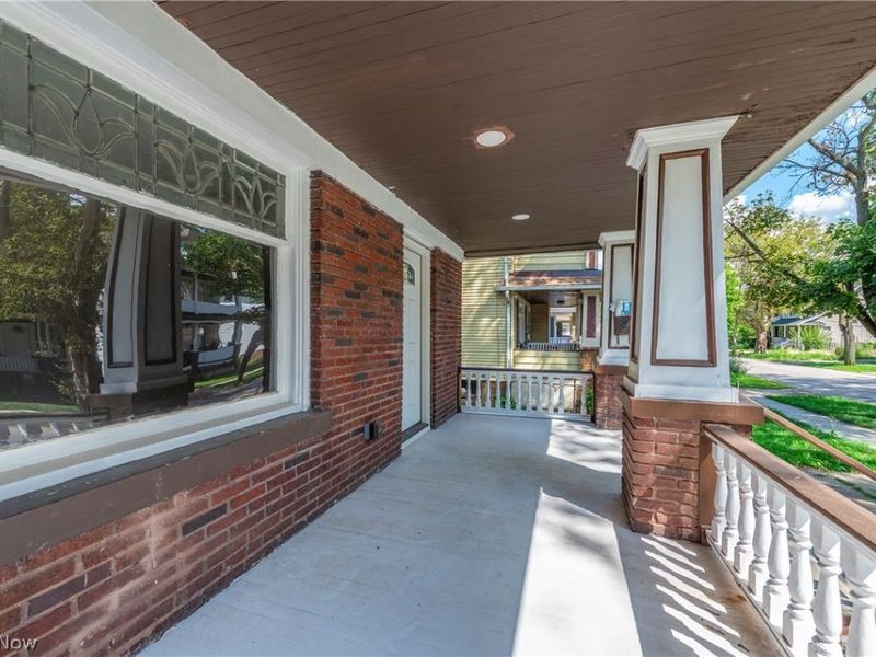 10402 Almira Avenue, Cleveland, OH 44111 Photo 4