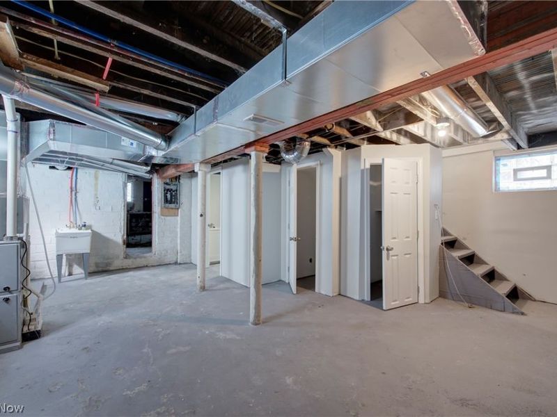 10402 Almira Avenue, Cleveland, OH 44111 Photo 40