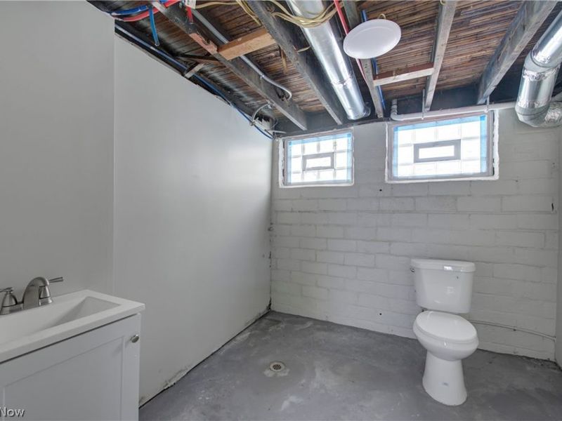 10402 Almira Avenue, Cleveland, OH 44111 Photo 42