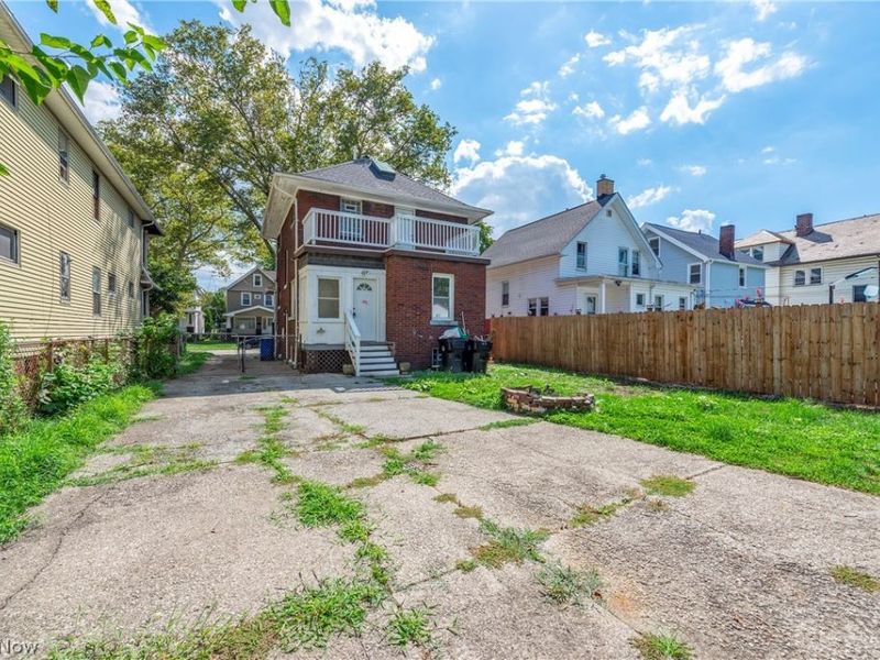 10402 Almira Avenue, Cleveland, OH 44111 Photo 6