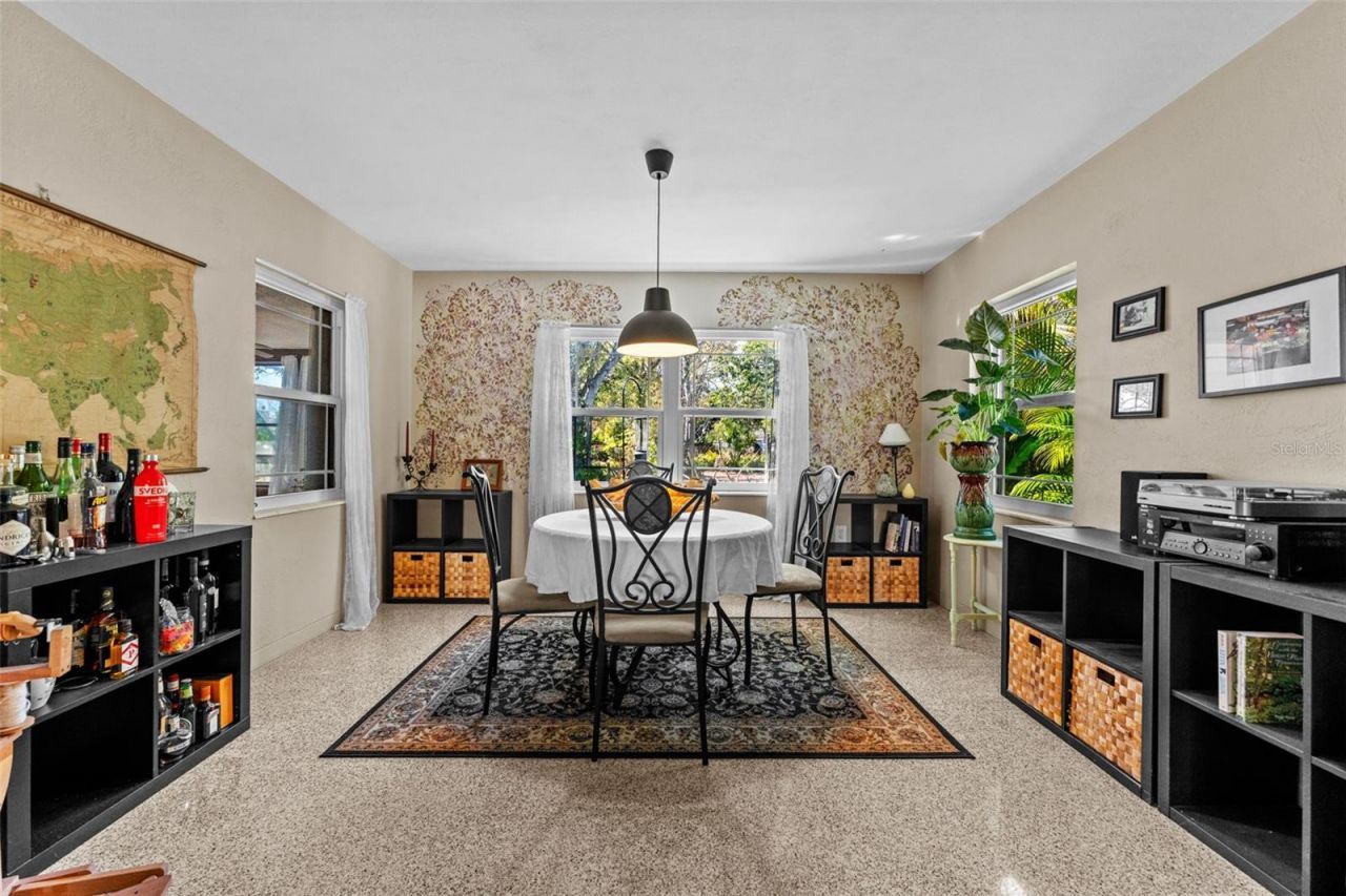 701 52nd Avenue S, Saint Petersburg, FL 33705 Photo