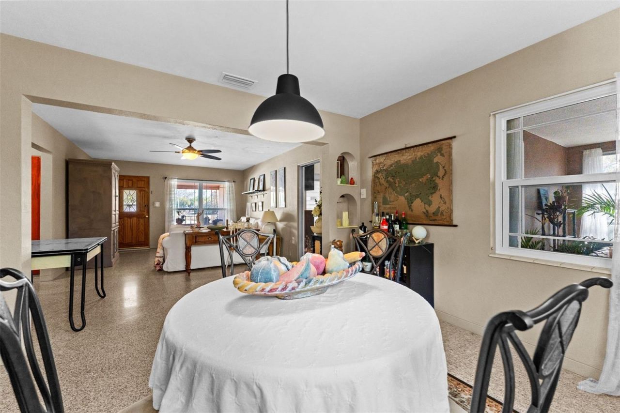 701 52nd Avenue S, Saint Petersburg, FL 33705 Photo