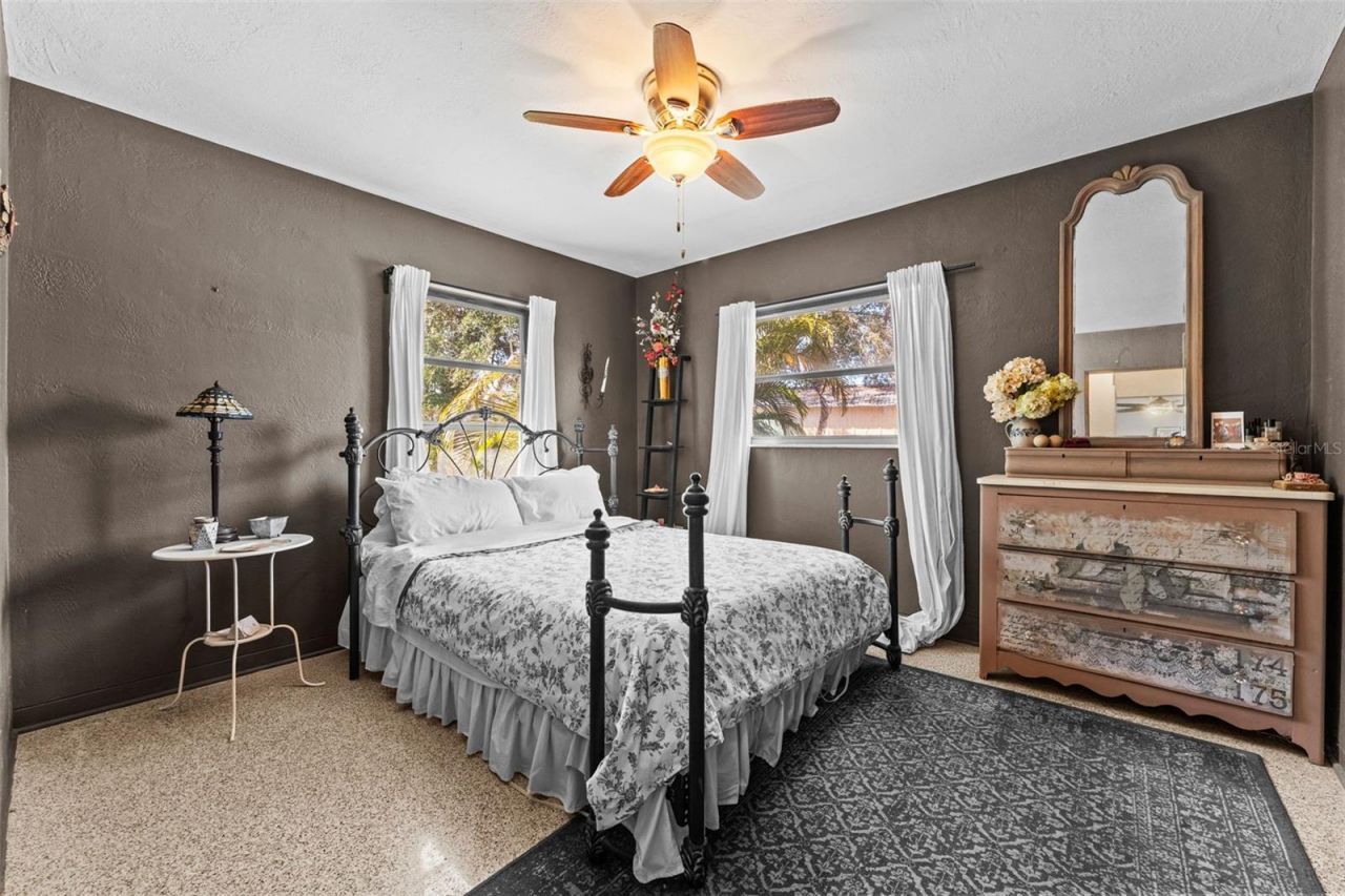 701 52nd Avenue S, Saint Petersburg, FL 33705 Photo