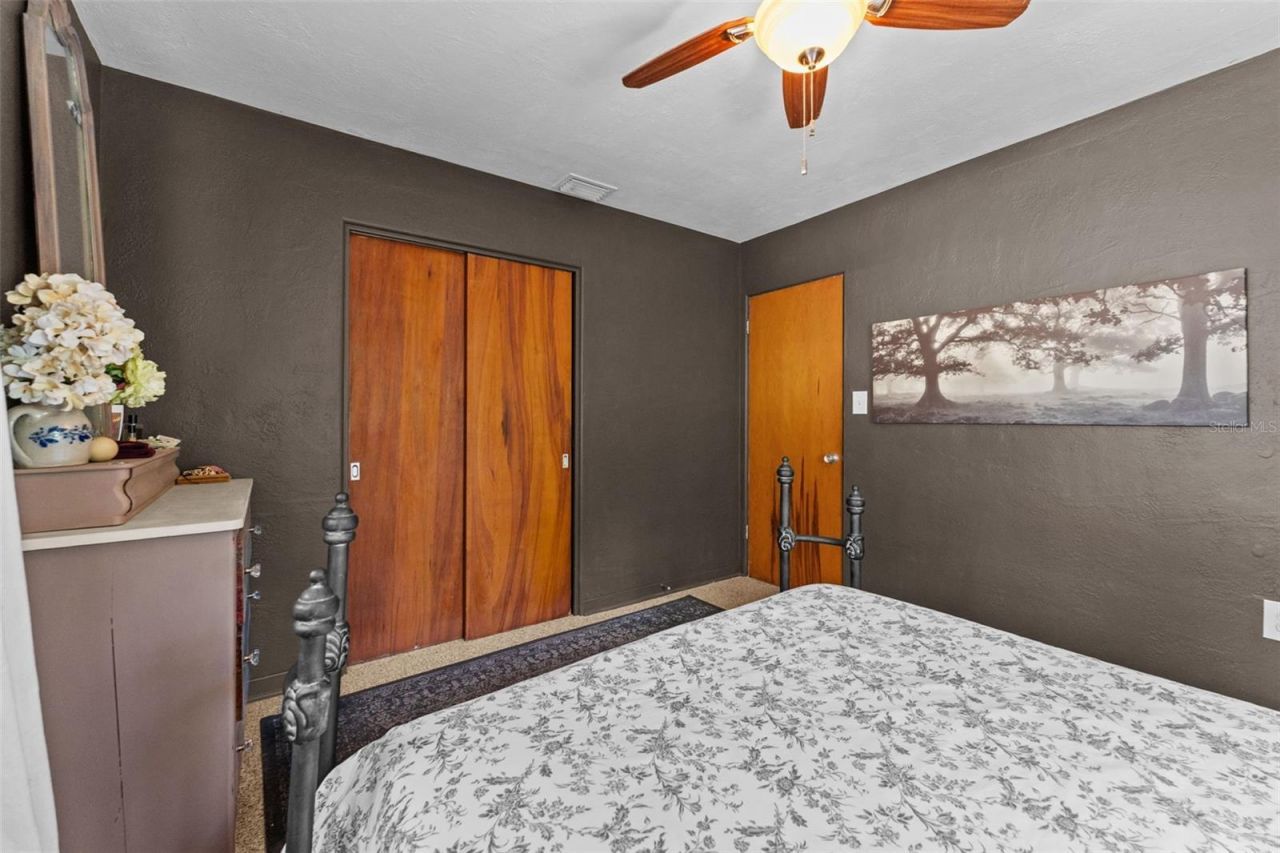 701 52nd Avenue S, Saint Petersburg, FL 33705 Photo