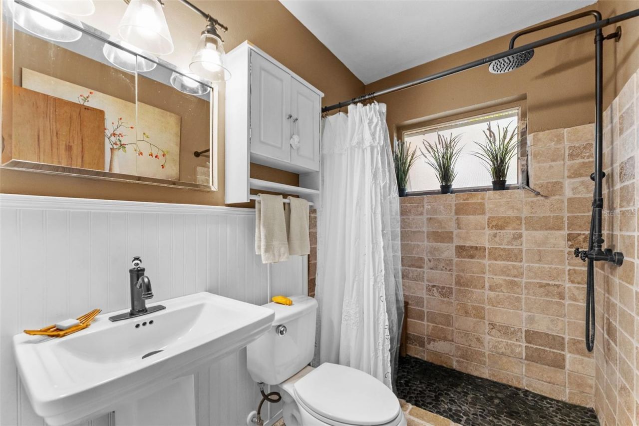 701 52nd Avenue S, Saint Petersburg, FL 33705 Photo