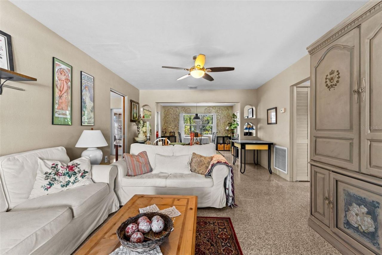 701 52nd Avenue S, Saint Petersburg, FL 33705 Photo