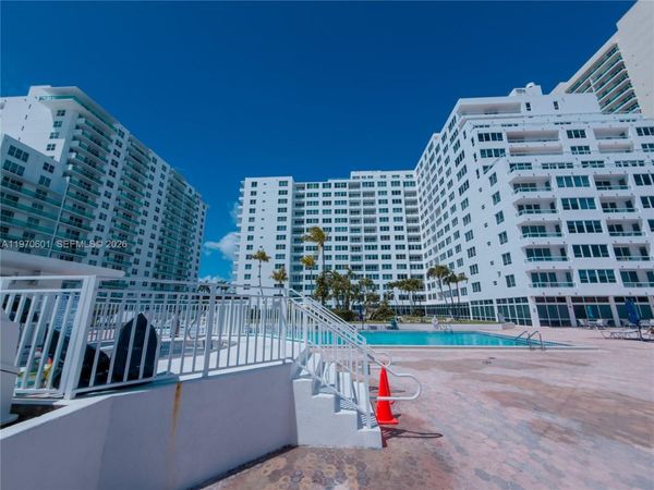 5005 Collins Ave , Unit 825, Miami Beach, FL 33140
