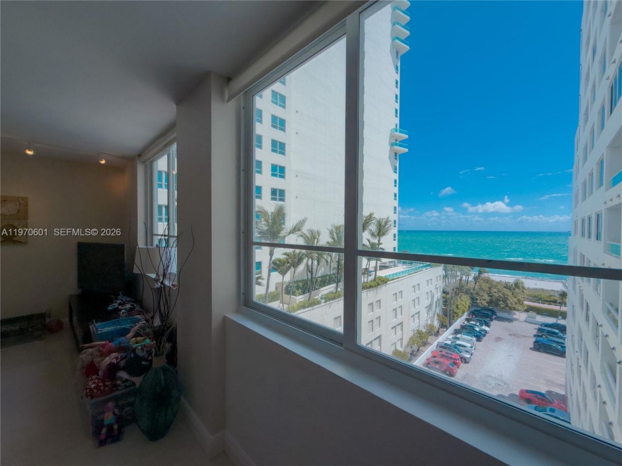 5005 Collins Ave , Unit 825, Miami Beach, FL 33140 Photo